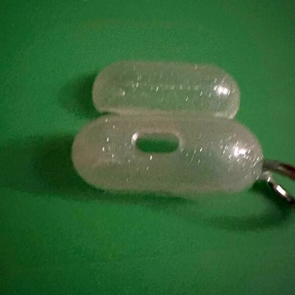 Casely clear silicone w glitter AirPod Pro case with keyring NWOT - Picture 5 of 6